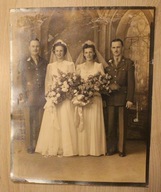 ŻOŁNIERZE, WOJSKOWI i PANIE MŁODE - 2 PARY, DUŻE ZDJĘCIE 20,2 cm x 25,3 cm