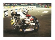 Pocztówka - Gokart na torze kartingowym i ostry skręt