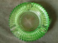 Piękna szklana popielniczka PRL - zielone szkło / super stan