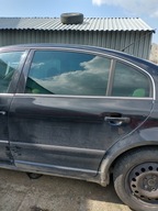 SKODA SUPERB I 3U 2001- DRZWI TYLNE LEWE CZARNE