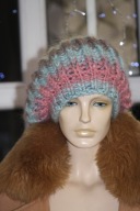 CZAPKA z pomponem BERET RĘKODZIEŁO MOHER ROZ BEZ TURKUS