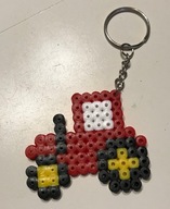 Brelok z koralików HAMA handmade traktor ciągnik