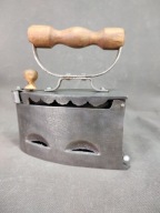 Stare żelazko na węgiel.