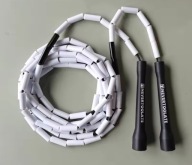 Skakanka z koralikami dla sportowców regulowana 290 сm, biały