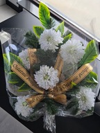 Wiązanka pogrzebowa z Dalia na podkładzie z rączką Duża Wieniec pogrzebowy