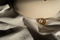 Złote kolczyki vintage z koralikami – ponadczasowa elegancja w stylu retro