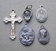Medaliki szkaplerze i krzyżyk zestaw 5 sztuk