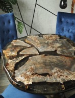 Stół z żywicy epoksydowej