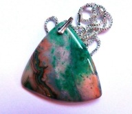 Wielobarwny agat szalony, oryginalny wisiorek na łańcuszku