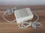 Ciężki zasilacz do komputerów AMIGA 500.
