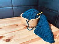 Miska na włóczkę wełnę drewniana do szydełkowania robienia na drutach