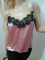 Satynowa koszulka pudrowa z czarną koronką S/M