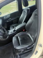 Wnętrze fotele kanapa Boczki tapicerka Mercedes B klasa W247 Europa
