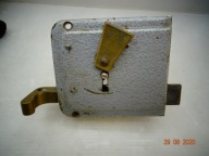 Stary poniemiecki zamek kasetowy pudełkowy Z kluczem przedwojenny