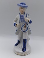 Śliczny panicz - figurka z porcelany 15,6cm - kolekcjonerska