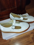 Buty damskie białe lakierowane 38