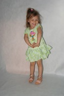 UROCZA LETNIA SUKIENKA Z DZIEWCZYNKĄ ROZM.98 (4) ZIELONY