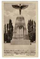 BERLIN LICHTENBERG POMNIK LOTNIKÓW IKAR RZEŻBA NIEMCY