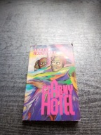 Czarny hotel Andrew. Laurance