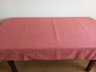 OBRUS POLIESTROWY Z PODSZEWKĄ. 200 / 144 cm.