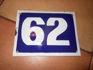 EMALIOWANA WYPUKŁA TABLICZKA Z NR 62