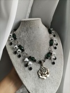 Naszyjnik - róża butelkowa zieleń - rękodzieło, stal nierdzewna