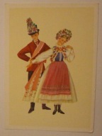 ŁAGÓW. Odświętny strój ludowy kawalera i panny z Ziemi Lubuskiej, 1970 rok