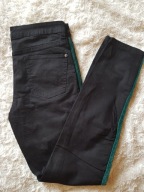 JEANSY czarne z zielonym lampasem 36