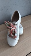 Buty damskie 39 efektowne sznurówki lekkie wygodne skóra dł25