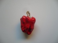 BROSZKA WISIOR CZERWONA PAPRYKA KRYSZTAŁKI