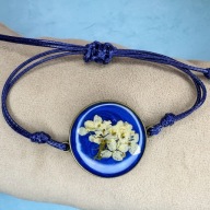 Bransoletka handmade z suszonymi kwiatami granatowy sznurek regulowana