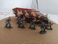 żołnierzyki 6 sztuk i pojazd wojskowy