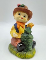 Chłopiec z choineczką porcelanowa figurka STARA