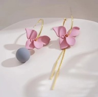 Kolczyki urocze wiszące niedopary kwiatki kolory