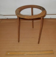 STARA LABORATORYJNA PODSTAWKA NA TRÓJNOGU Z PRL