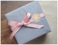 OPAKOWANIE OZDOBNE ŚWIĘTA ŚWIĄTECZNE/ PAKOWANIE NA PREZENT/ BIBUŁA/ PUDEŁKO