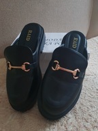 Czarne klapki Roz 39