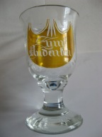 Bardzo stary kufel, szkło, antyk szlifowany