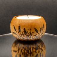 Drewniany świecznik z motywem łąki, tataraki - ręcznie wypalany, handmade