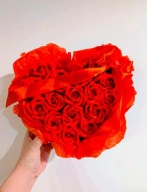 Flower box z kwiatami mydlanymi prezent upominek róże mydlane