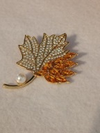 Broszka w kształcie liścia