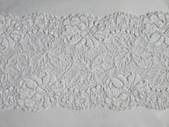 Koronka francuska elastyczna na tiulu biała szerokość 15cm