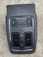 TYŁ GNIAZDO USB JEEP GRAND CHEROKEE WK2 X90006401BL KRATKA PANEL NAWIEWU
