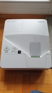 Projektor LCD NEC UM301W idealny stan 2000h