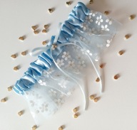 Podwiązka ślubna Daisy niebieska błękitna tiulowa w kwiatuszki PLUS SIZE