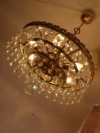 ELEGANCKI UROCZY KRYSZTAŁOWY