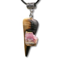 Wisiorek Opal różowy i wiąz - handmade, pirografia, prezent, dla niej