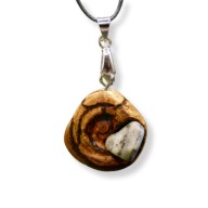 Wisiorek "Agat Koronny" –z drewna octowca, amulet, pirografia, prezent