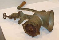 b. stary młynek do mielenia ręcznego 3,5 kg