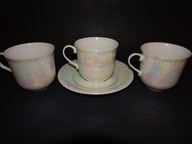 Bogucice, trzy opalizujące filiżanki i spodek, porcelana, PRL, vintage
